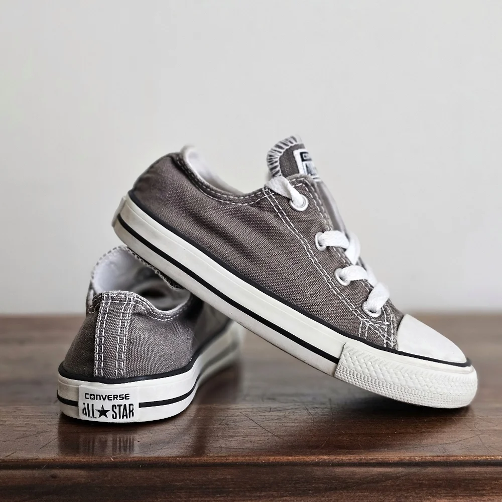 Converse 7J794: Unisex-Baby Chuck Taylor Ox Low Charcoal Sneaker Infant US 9